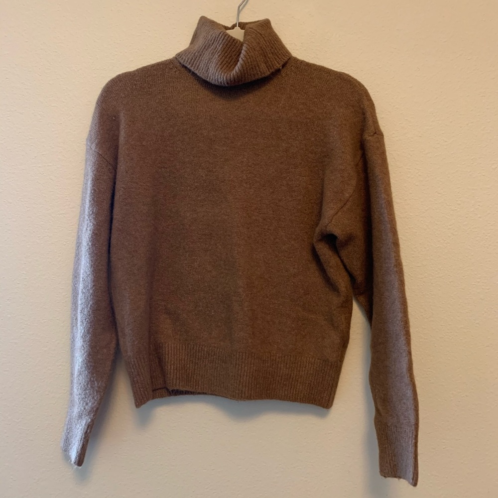 H&M sweater size XS